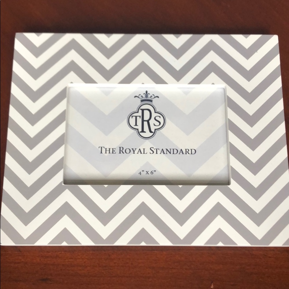 Chevron 4”x6” picture frame